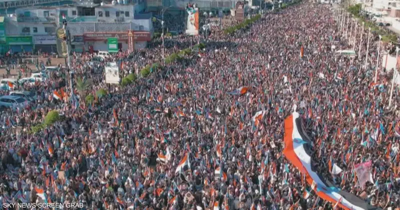 الزبيدي يدعو إلى احتشاد شعبي.. ما رسائل "مليونية الجنوب"؟
