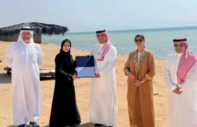 الهيئة السعودية للبحر الأحمر تسلم أول رخصة مشغل شاطئ بالمملكة لتشغيل شاطئ "يام" | صحيفة الاقتصادية