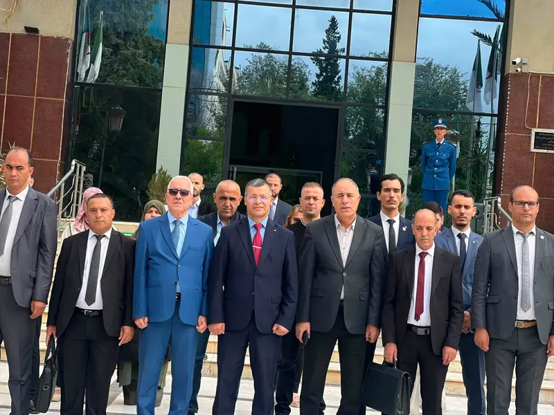 ركاش يقف على وتيرة انجاز مشروع المركبات النفعية SOKON ALGÉRIE بباتنة