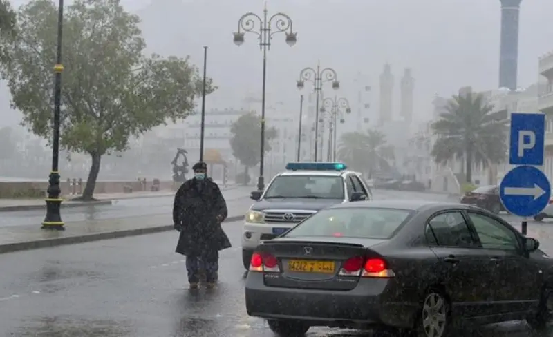 رصد منخفض مداري جنوب غرب بحر العرب.. ما تأثيراته على الأجواء العمانية؟
