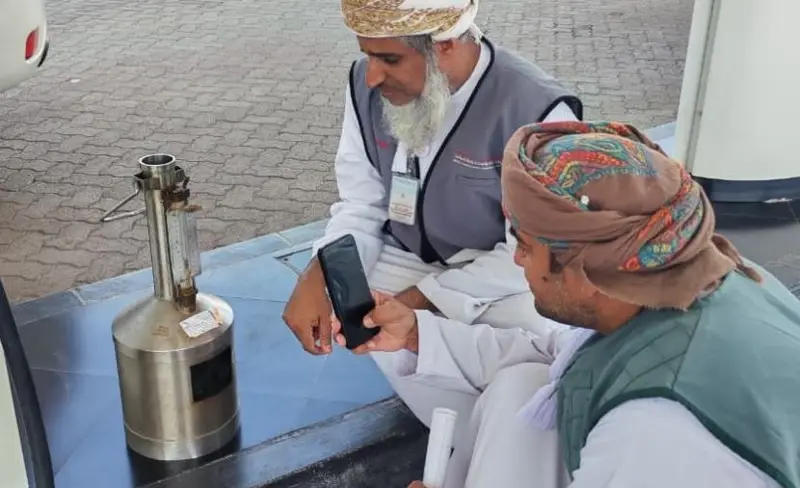 "التجارة" تخالف 17 محطة وقود في مسقط بسبب التلاعب بالأسعار والكميات
