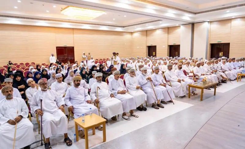 ولاية الحمراء تحتفي بـ"قيم السمت العُماني"