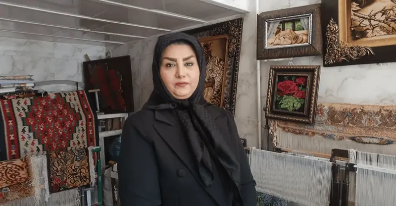 شفق نيوز..بخيوط السجاد تواجه التحديات.. كرمانشاهية تنسج النجاح بأيدي 87 امرأة