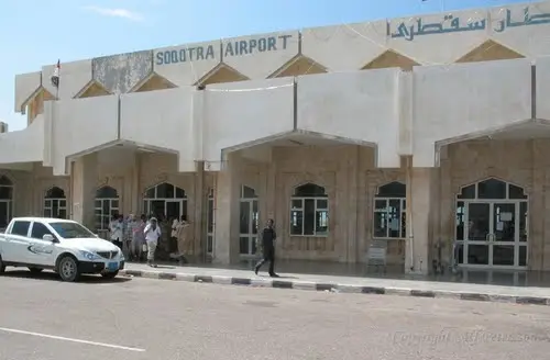 للأسبوع الثاني.. إلغاء رحلات "اليمنية" يفاقم من عزلة سقطرى ويحاصر العشرات في المهرة