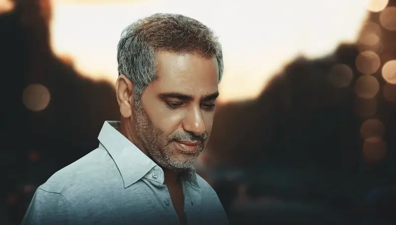من تصفيق افتراضي إلى لقاء حقيقي... ماذا ينتظر جمهور فضل شاكر في الرياض؟