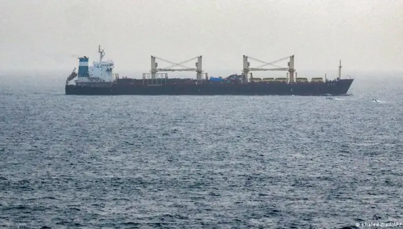 البحرين تشيد بإنقاذ حرس السواحل الإماراتي طاقم ناقلة نفط في الخليج