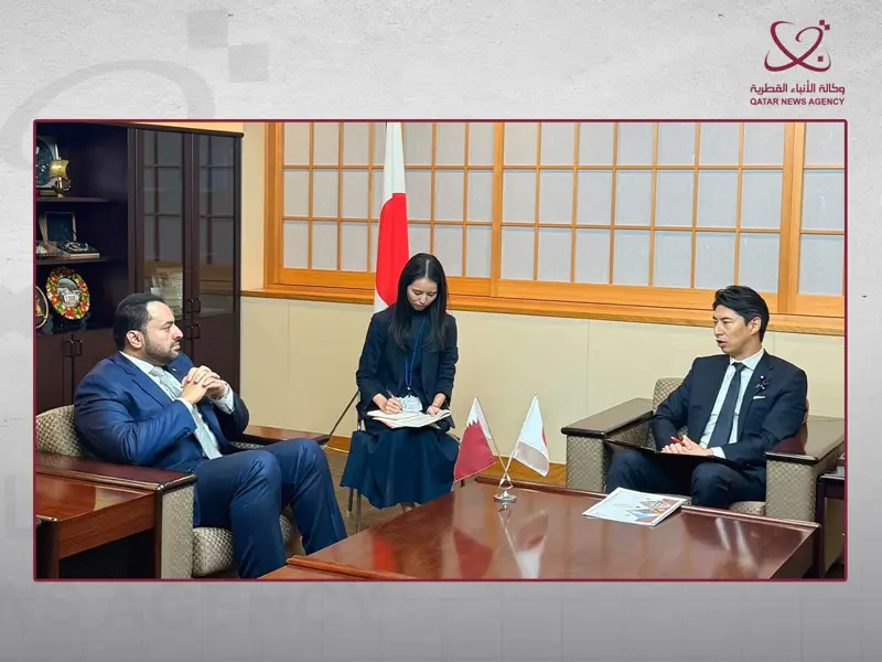 وزير الدولة بوزارة الخارجية يجتمع مع وزير الدولة للشؤون الخارجية الياباني