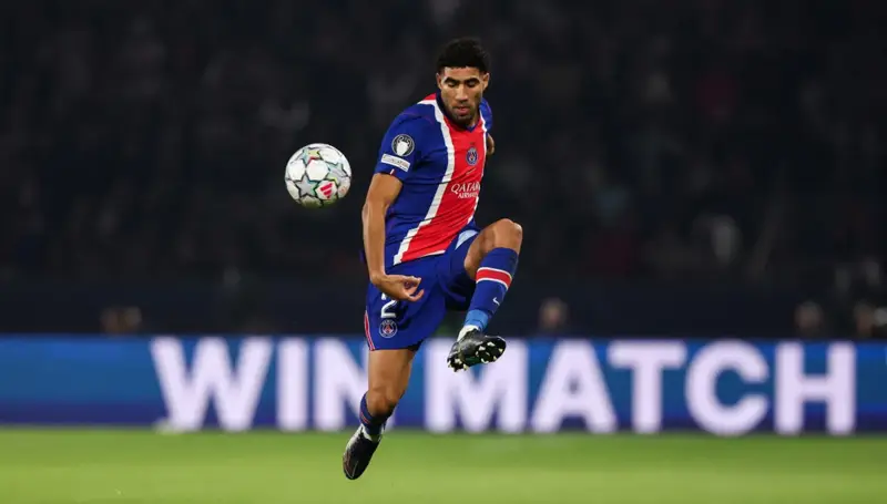 أشرف حكيمي يعادل رقم محمد صلاح في دوري أبطال أوروبا