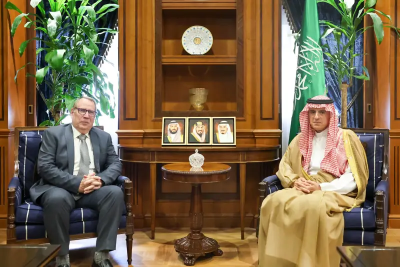 الجبير يبحث الموضوعات المشتركة مع سفير كوبا