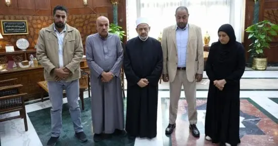 شيخ الأزهر يستقبل أسرتي طالبين متوفيين.. ويؤكد: الأزهر كله حزين لوفاة نجليكما