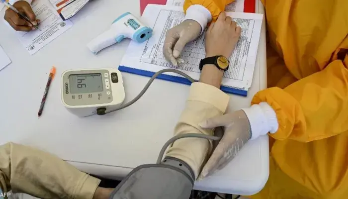 دون مشي أو جري.. تمرين بسيط يخفض ضغط الدم