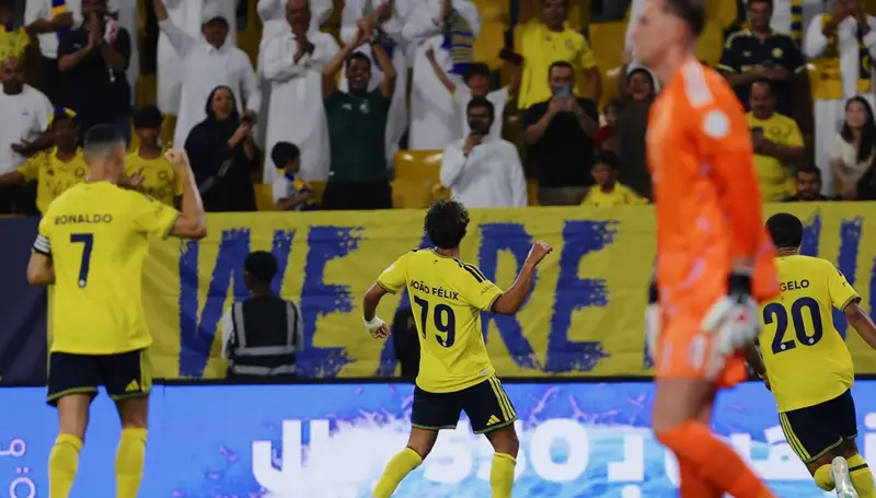 اشتباك بين إداريي النصر ونيوم في الدوري السعودي (فيديو)
