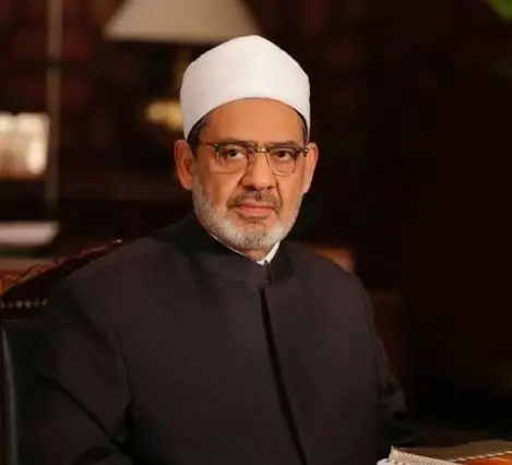 الأزهر يدين الاعتداء على مطار الملك فهد ويحذر من اتساع دائرة الصراع