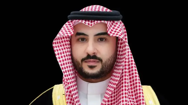 وزير الدفاع يستعرض مع نظيره البولندي التعاون العسكري والدفاعي بين البلدين