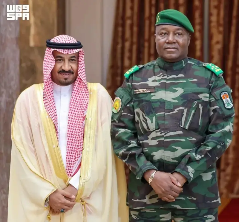 السفير المحائلي يُقدّم أوراق اعتماده لرئيس جمهورية النيجر رئيس الدولة