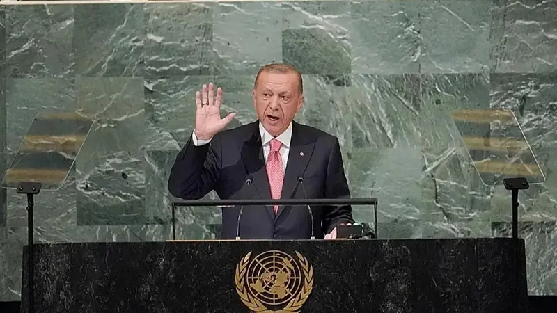 أردوغان: هجوم الحوثيين على مطار الرياض تسبب بفقدان أرواح معتمرين