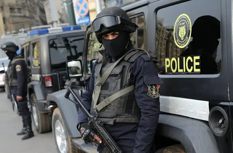 رشاوى وتعاقدات مشبوهة.. حبس مسؤولين بقطاع الغاز في مصر