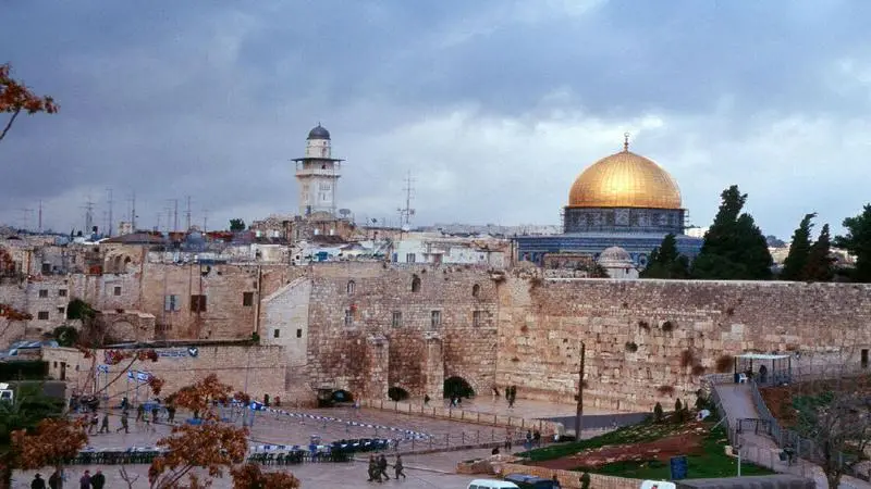 اليونسكو تتبنّى بالإجماع قراراً بشأن القدس القديمة وأسوارها.. والأردن يرحّب