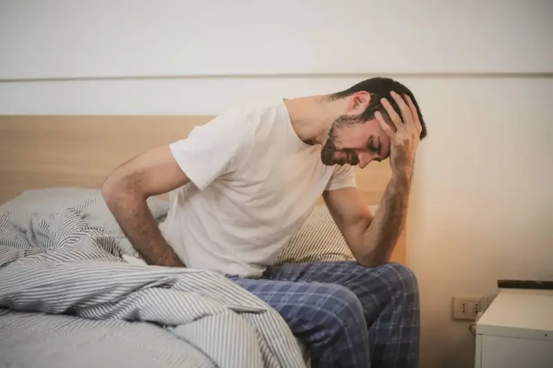 ما أسباب ضعف تدفق البول عند الرجال؟