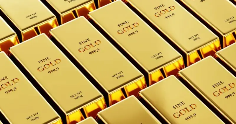 الذهب يرتفع مع انخفاض النفط والأنظار على توقعات أسعار الفائدة