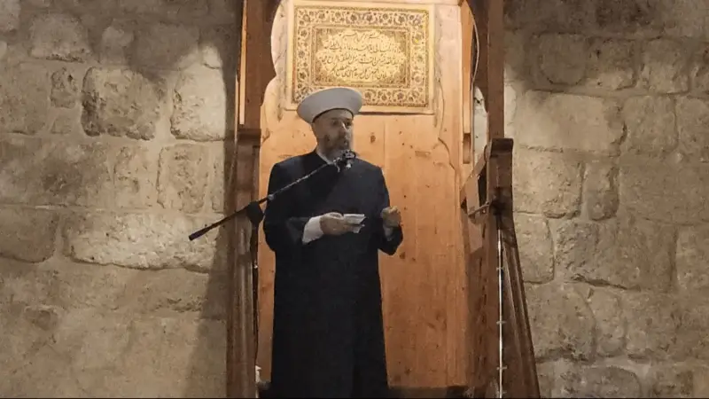 الرفاعي يدعو إلى ضبط أسعار المحروقات وإقرار عفو عام عادل