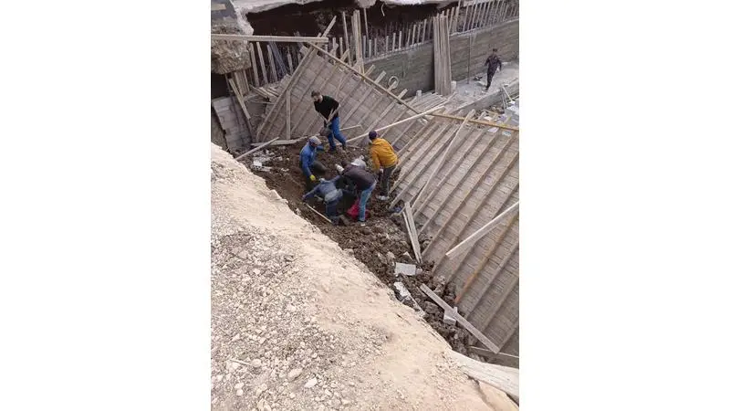 اربد.. الدفاع المدني ينقذ عاملا وافدا إثر انهيار أجزاء من حفرية بالقرب من إشارة بردى