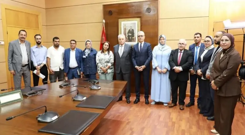 بنعبد الله يجتمع بالنقابات الخمس ويعد بدراسة مطالب مربي التعليم الأولي وتحسين ظروف اشتغالهم