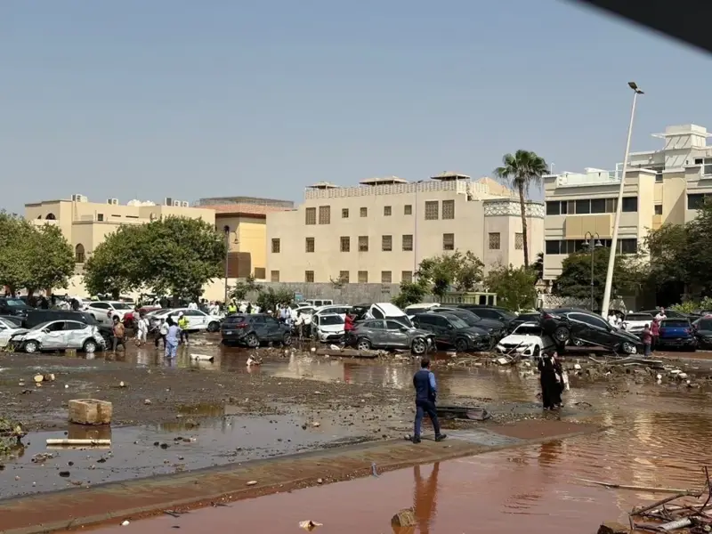 أمير مكة يوجّه بتشكيل لجنة للوقوف على ملابسات انهيار خزان مياه بجدة