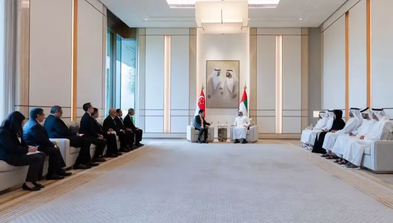 دبي وسنغافورة تبحثان في توسيع التعاون المالي والتجاري