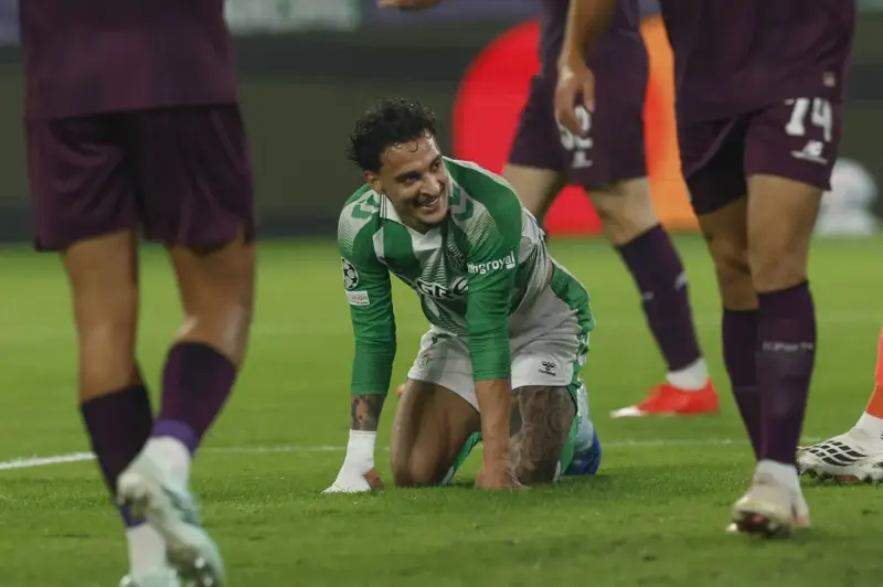 سرقة منزل البرازيلي أنتوني أثناء خوضه مباراة في «أبطال أوروبا»