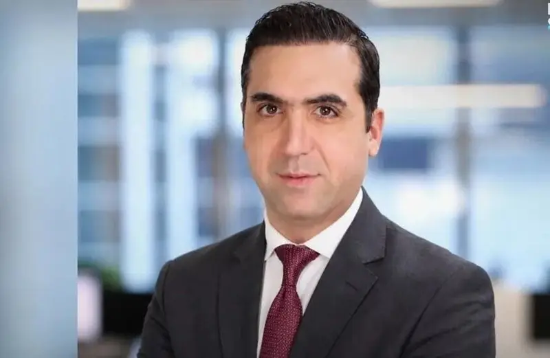 عمر الحلبي.. من هو المستشار الجديد للشؤون الاقتصادية لدى الرئاسة السورية؟