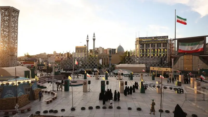 واشنطن وطهران تتنازعان ورقة مضيق هرمز وسط تحركات دبلوماسية