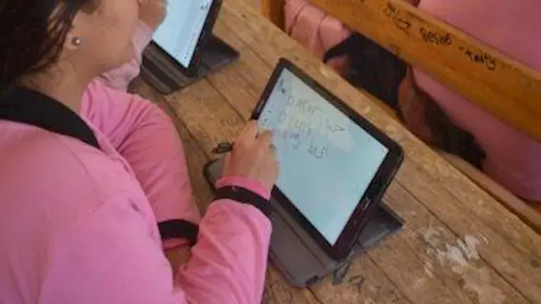 خطوات استلام تابلت أولى ثانوي 2026.. توقيع ولي الأمر شرط أساسي