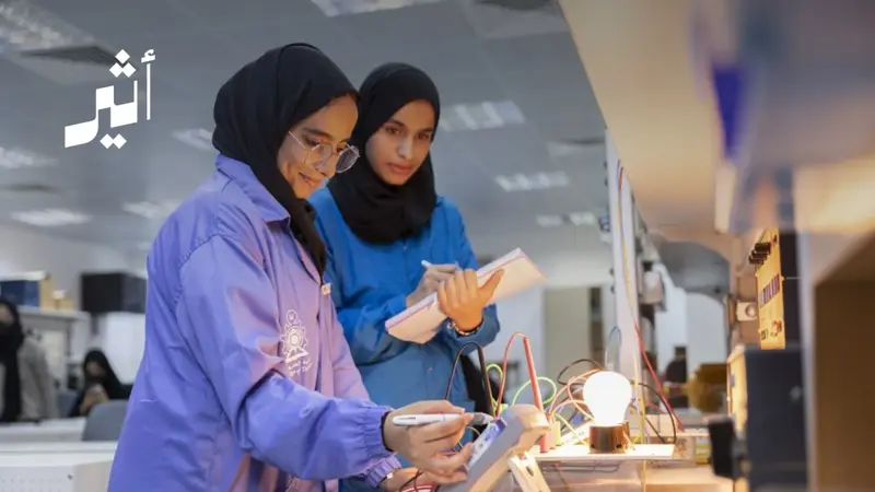 في يوم المرأة العمانية: ماذا تقول الأرقام عنها؟