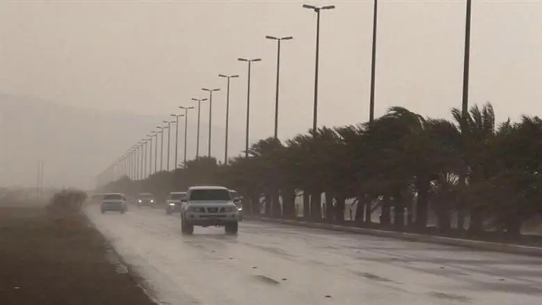 منخفض جوي يضرب دولا عربية خلال ساعات.. وتحذيرات من أمطار رعدية