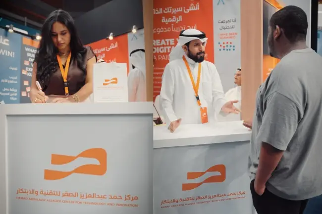 «الصقر للتقنية والابتكار» يستقطب الكفاءات الشابة في معرض وظيفتي