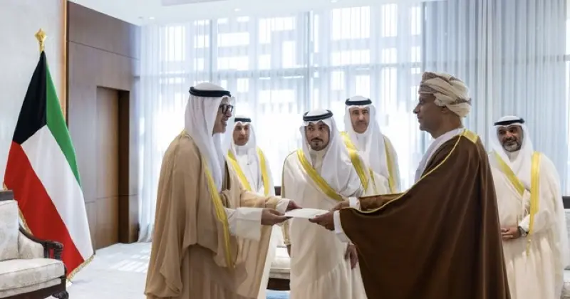 الجابر يتسلّم أوراق اعتماد علي الشنفري سفيراً جديداً لسلطنة عُمان لدى الكويت