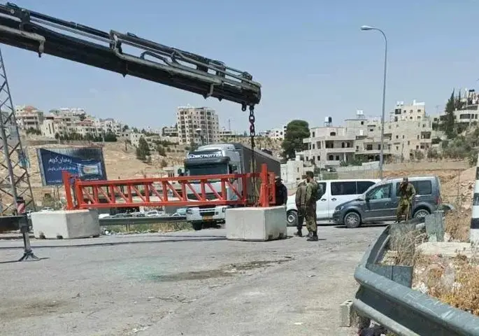 هدم منزل ومنشآت زراعية في جنين بالتزامن مع تركيب بوابة حديدية في عرابة
