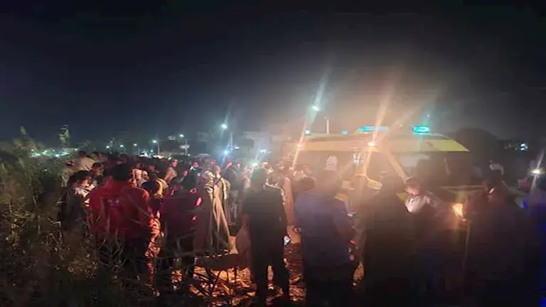 انتشال جثامين العروسين وشقيقة العروس ضحايا انقلاب سيارة زفة بترعة سوهاج -فيديو وصور