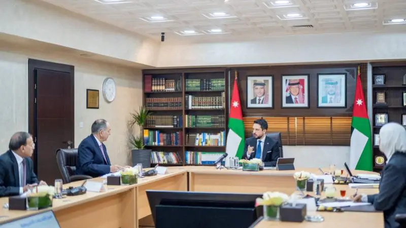 ولي العهد يزور وزارة العدل ويؤكد أهمية مواصلة تطوير خدماتها لتسهيل الإجراءات القضائية وخدمة المواطنين