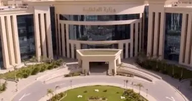 وزارة الداخلية تُبعد أجنبيين خارج البلاد لأسباب تتعلق بالصالح العام