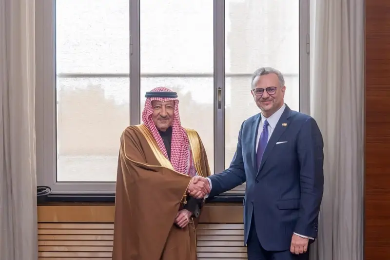 جنيف.. الخريجي يستعرض العلاقات الثنائية مع عدد من الوزراء والمسؤولين