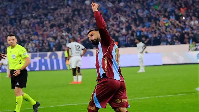 «الملك يصدر حكمه».. الإعلام التركي يتغنى بمحمد صلاح بعد إسقاط بشكتاش في الدوري