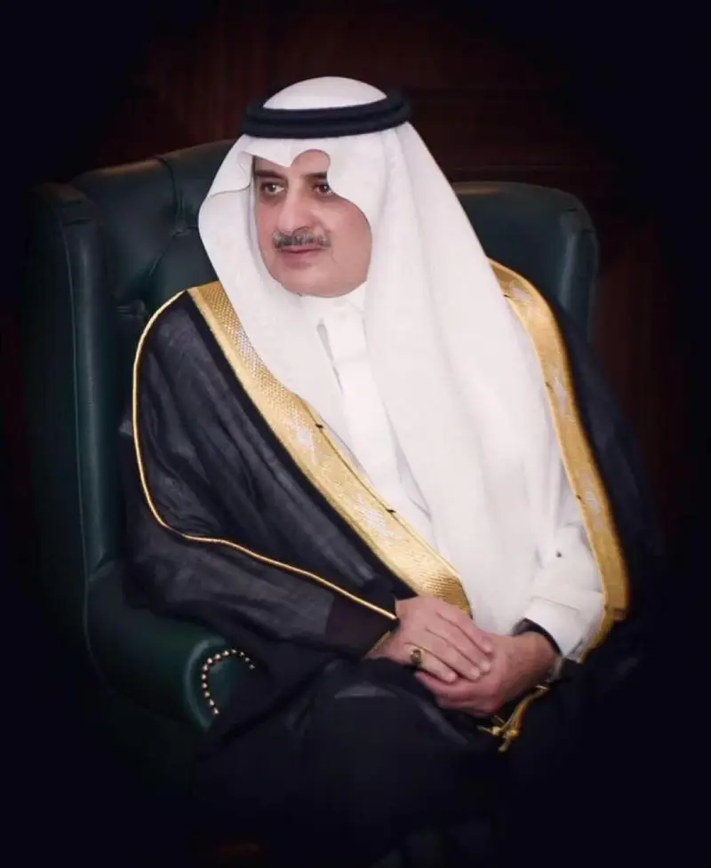 أمير تبوك يواسي أسرة الناصر في وفاة خالد