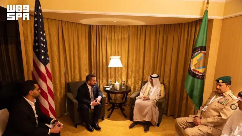 الأمين العام لمجلس التعاون يبحث التعاون العسكري مع نائب مساعد وزير الحرب الأمريكي