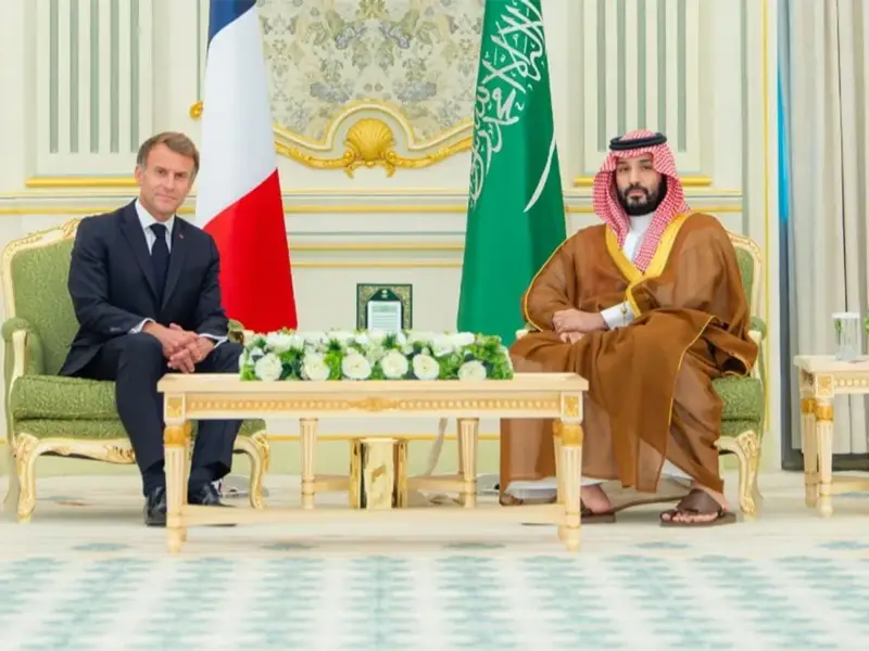 ولي العهد السعودي يلتقي الرئيس الفرنسي