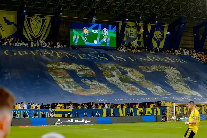 مدرج النصر يدعم رونالدو بتيفو 'العظمة تُكتسب'