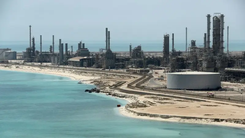 النفط يتراجع بعد إعفاء أمريكا روسيا من عقوبات ورسوم جمركية | صحيفة الاقتصادية