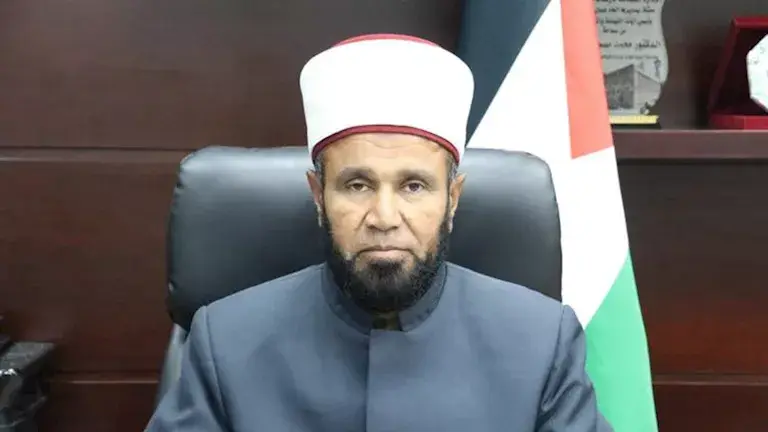 استقالة وزير الأوقاف الفلسطيني بسبب فيديو المسبحة والرقية "فيديو"