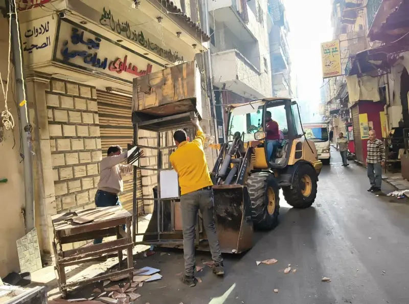 حملات لإزالة الإشغالات وفرض الانضباط في الشارع السكندري بـ 4 أحياء